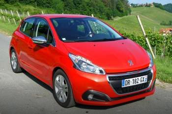 Peugeot 208 Signature 1.2 PureTech 110