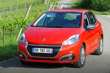 Peugeot 208 2015