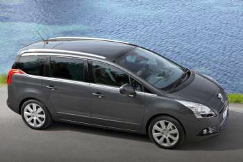 Peugeot 5008 Blue Lease Executive 1.6 THP 7P