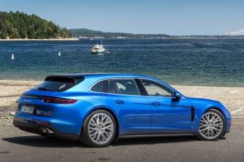 Porsche Panamera 4 E-Hybrid Sport Turismo 10 Years Edition