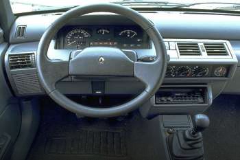 Renault Clio Baccara 1.8