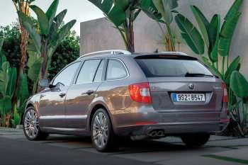 Skoda Superb Combi 2.0 TDI 140hp Comfort Businessline