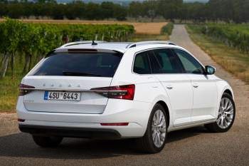 Skoda Superb Combi 2.0 TDI 150hp Greentech Business Edition