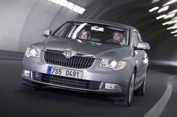 Skoda Superb 2.0 TDI 140hp Elegance Businessline