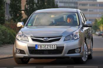 Subaru Legacy Touring Wagon 2.0i Intro