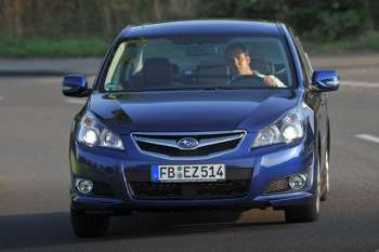 Subaru Legacy 2.0i Exclusive