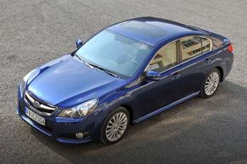 Subaru Legacy 2.0i Intro