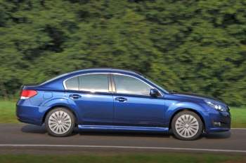 Subaru Legacy 2.0i Exclusive