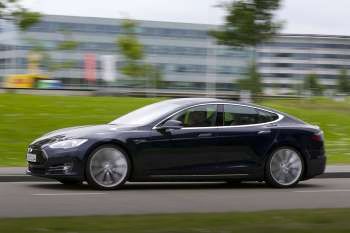 Tesla Model S 85 Signature