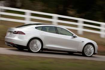 Tesla Model S 2013