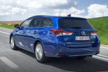 Toyota Auris Touring Sports 1.2T Business Pro