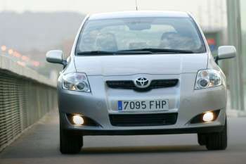 Toyota Auris 2.2 D-4D D-CAT Executive