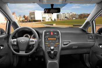 Toyota Auris 1.8 Full Hybrid Dynamic