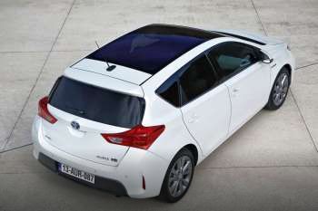 Toyota Auris 1.8 Hybrid Lease