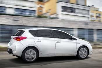 Toyota Auris 1.8 Hybrid Lease