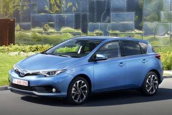 Toyota Auris 1.8 Hybrid Lease