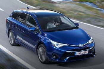 Toyota Avensis 2015