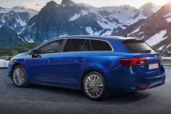 Toyota Avensis 2015