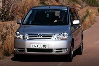 Toyota Avensis Verso 2001