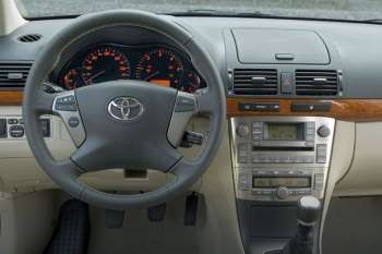 Toyota Avensis Wagon 2.0 16v VVT-i D4 Executive