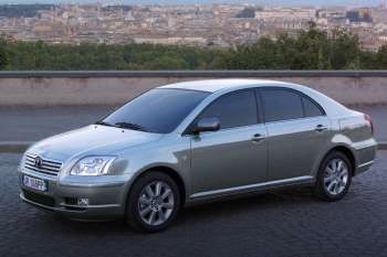 Toyota Avensis 1.8 16v VVT-i Linea Luna