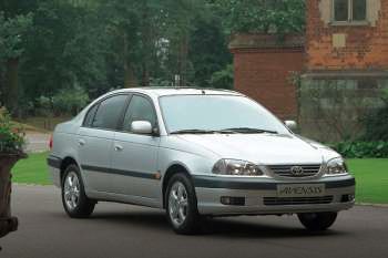 Toyota Avensis 1.8 16v VVT-i Linea Sol