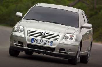 Toyota Avensis 2.4 16v VVT-i D4 Linea Luna