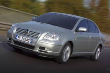 Toyota Avensis 2.4 16v VVT-i D4 Linea Luna