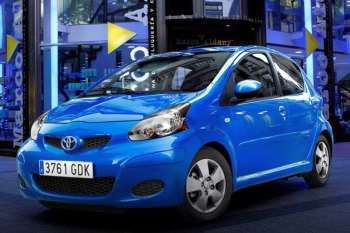 Toyota Aygo 1.0 12v VVT-i Dynamic Blue