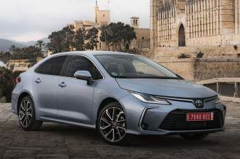 Toyota Corolla Sedan 1.8 Hybrid Active