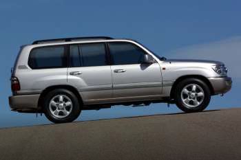 Toyota Land Cruiser 100 2002