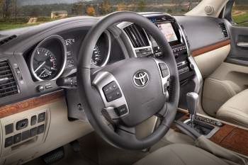 Toyota Land Cruiser V8 Van