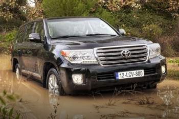 Toyota Land Cruiser V8 2012