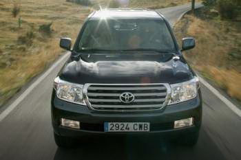 Toyota Land Cruiser V8