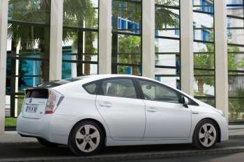 Toyota Prius 1.8 HSD Executive Business