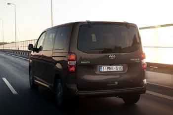 Toyota Proace Shuttle Compact 1.6 D-4D 95hp Cool Comfort