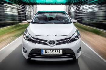 Toyota Verso 1.8 16v VVT-i Dynamic