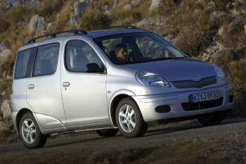 Toyota Yaris Verso 2003