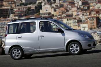 Toyota Yaris Verso 2003