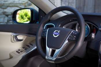 Volvo V40 D4 R-Design