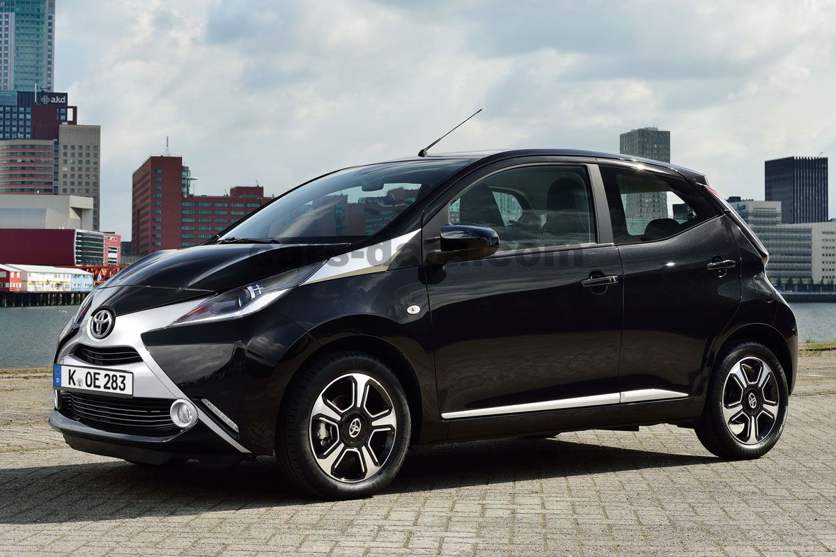 Toyota Aygo 2014 pictures (5 of 42) | cars-data.com