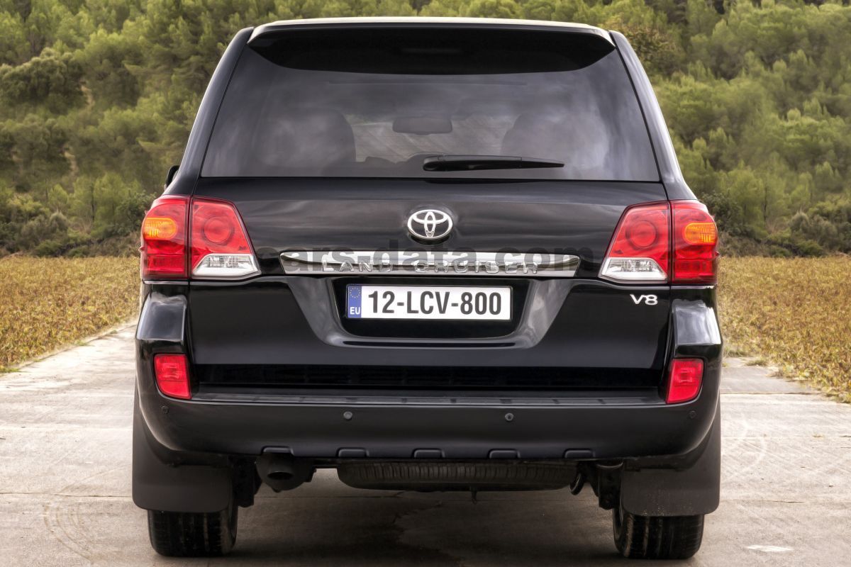 Toyota Land Cruiser V8