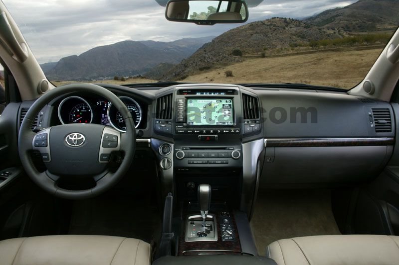 Toyota Land Cruiser V8