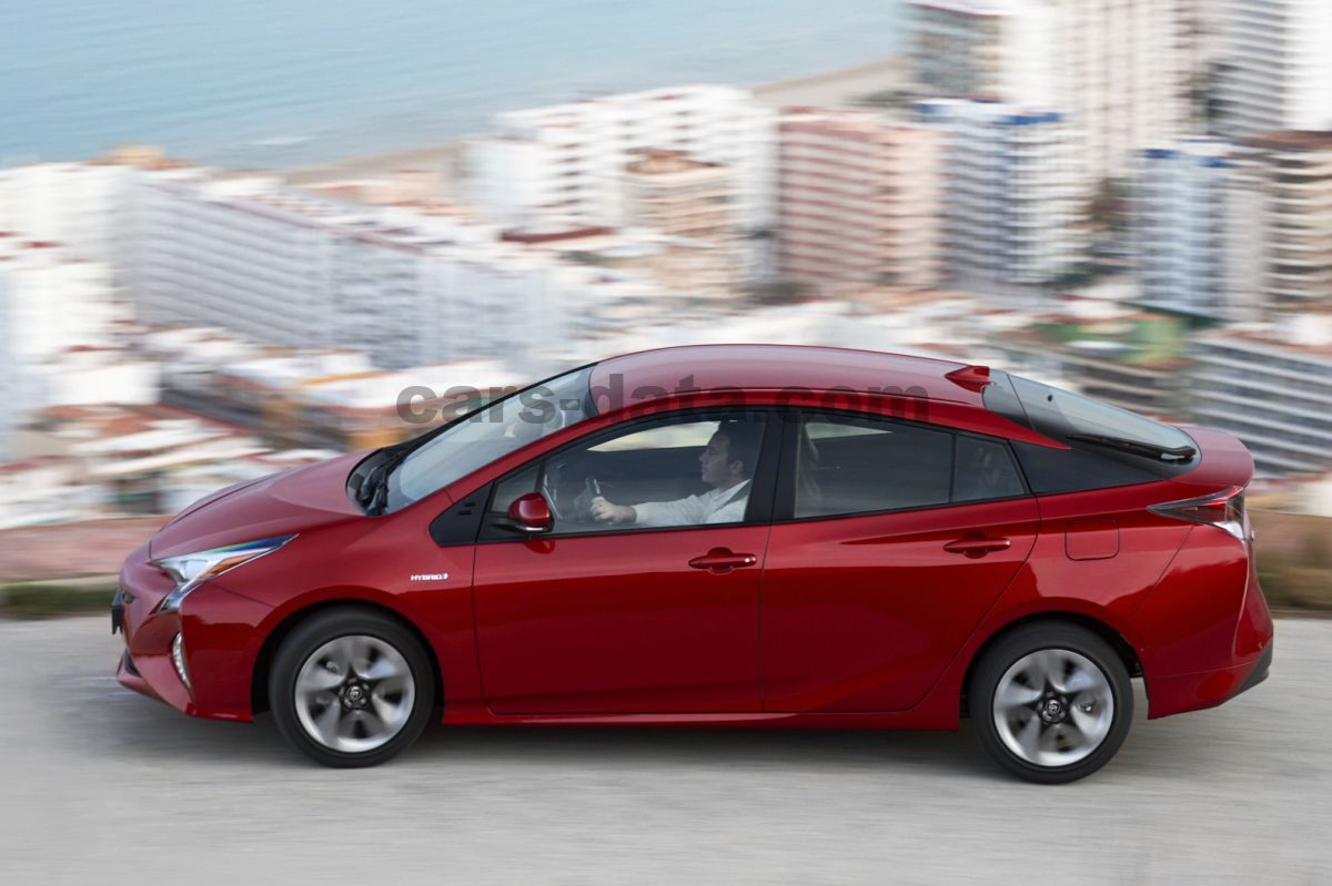 B1498 toyota prius