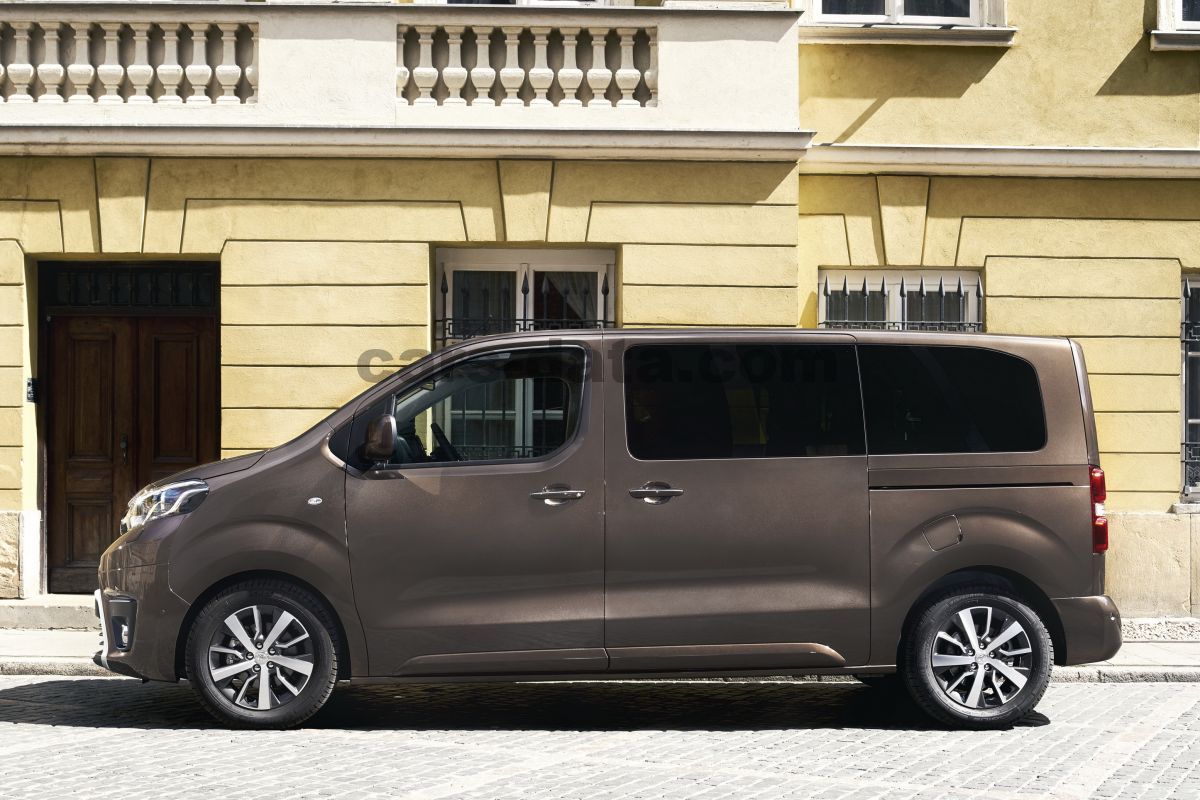 Toyota Proace Shuttle