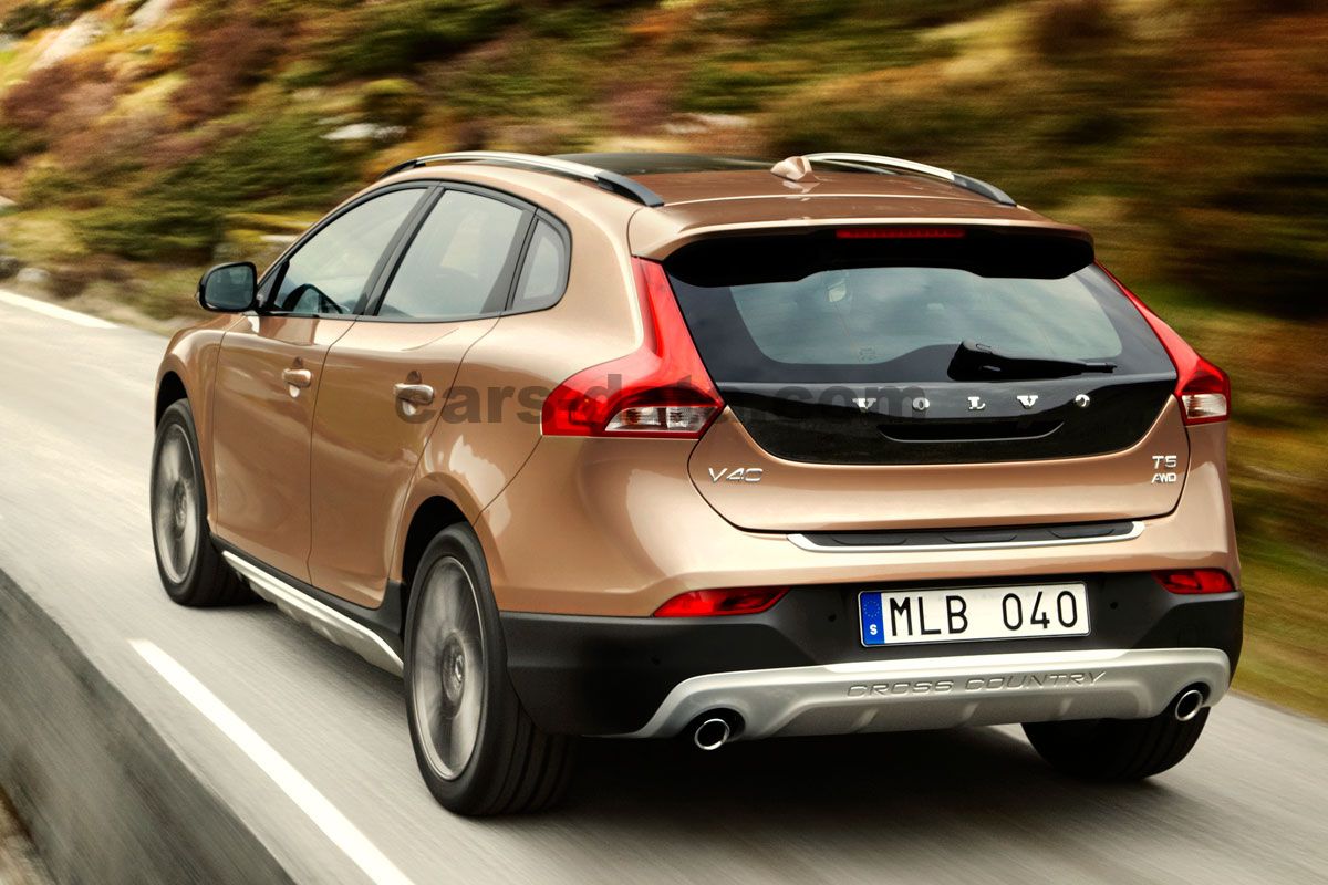 Volvo V40 Cross Country 2013 pictures (18 of 21) cars